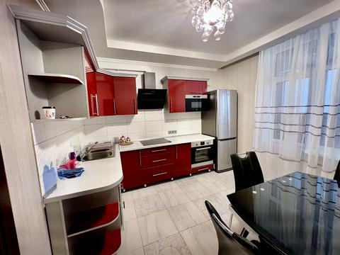 квартира за адресою Авіаконструктора Ігоря Сікорського вул. (Танкова), 4-В