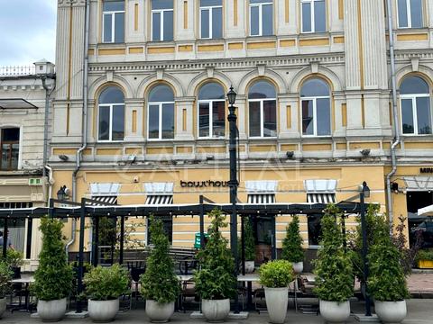 комерційна за адресою Петра Сагайдачного вул., 37