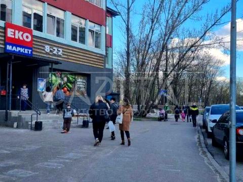 комерційна за адресою Київ, Тулузи вул., 11