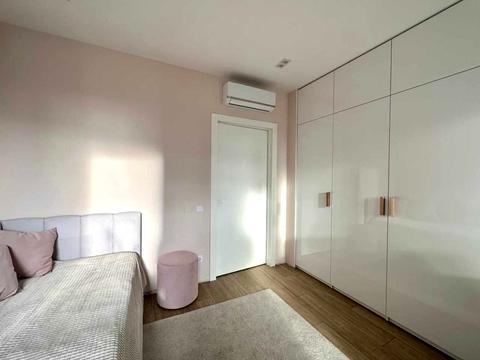 квартира за адресою Київ, Салютна вул., 2к20