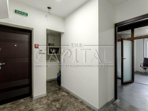 комерційна за адресою Срібнокільська вул., 1