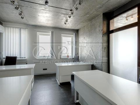 комерційна за адресою Срібнокільська вул., 1