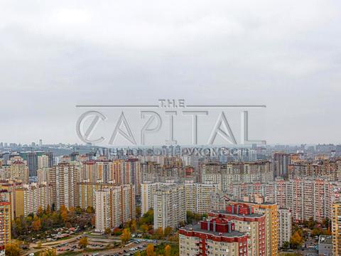 комерційна за адресою Срібнокільська вул., 1