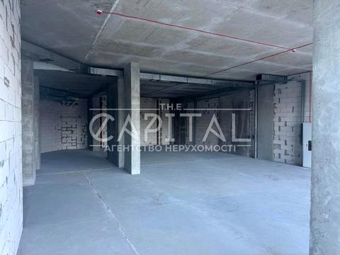 комерційна за адресою Дніпровська набережна вул., 17-К