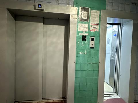 квартира за адресою Романа Ратушного вул. (Волгоградська), 27