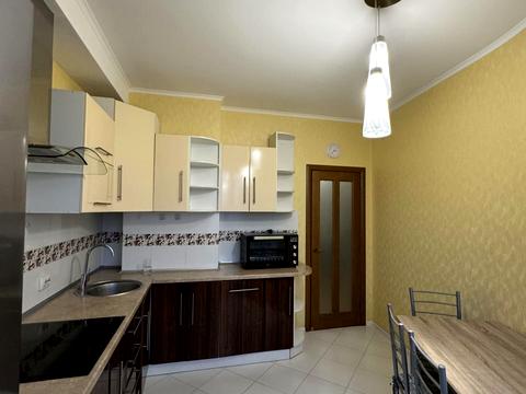 квартира за адресою Київ, Драгоманова вул., 6/1