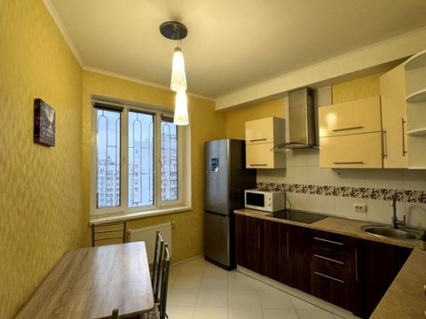 квартира за адресою Київ, Драгоманова вул., 6/1