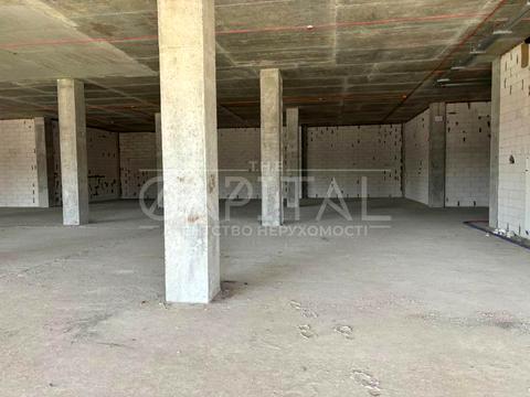 комерційна за адресою Дніпровська набережна вул., 15-Є