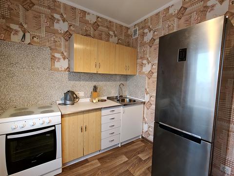 квартира за адресою Володимира Висоцького бульв., 7