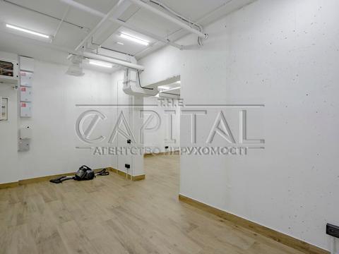 комерційна за адресою Київ, Дніпровська набережна вул., 18-Б