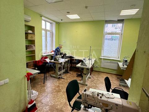 комерційна за адресою Градинська вул., 11