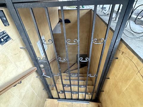 комерційна за адресою Костянтинівська вул., 54/13