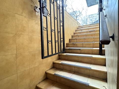 комерційна за адресою Костянтинівська вул., 54/13