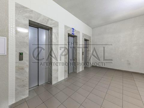 комерційна за адресою Василя Тютюнника вул. (Анрі Барбюса), 12