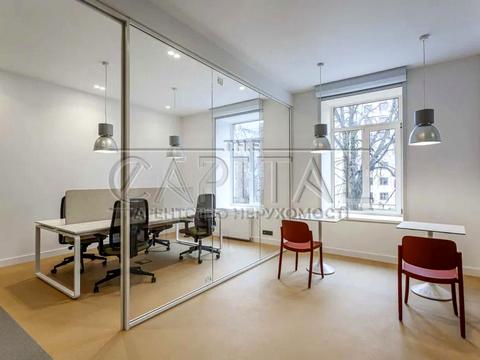 комерційна за адресою Тараса Шевченка бульв., 48-Б