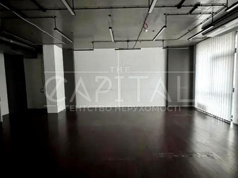 комерційна за адресою Предславинська вул., 44