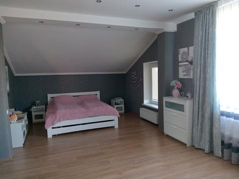 дом по адресу Різдвяна