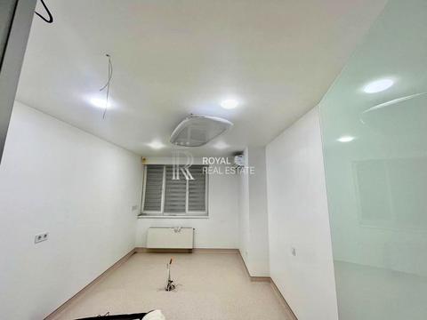 комерційна за адресою Юрія Іллєнка вул. (Мельникова), 51-Б