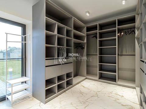 комерційна за адресою Юрія Іллєнка вул. (Мельникова), 51-Б