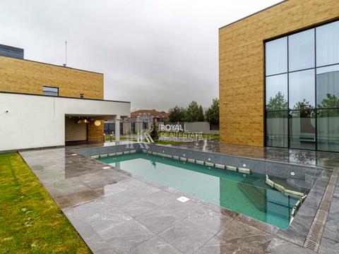 комерційна за адресою Юрія Іллєнка вул. (Мельникова), 51-Б