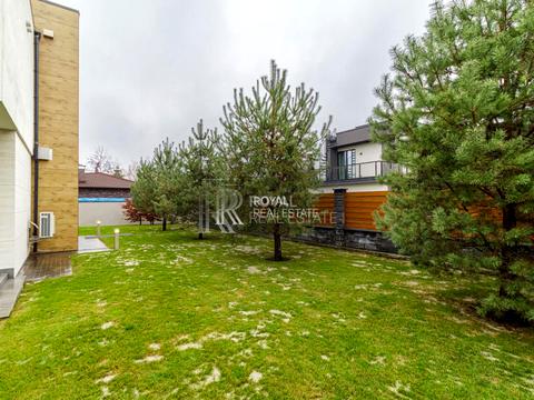 комерційна за адресою Юрія Іллєнка вул. (Мельникова), 51-Б