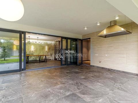 комерційна за адресою Юрія Іллєнка вул. (Мельникова), 51-Б