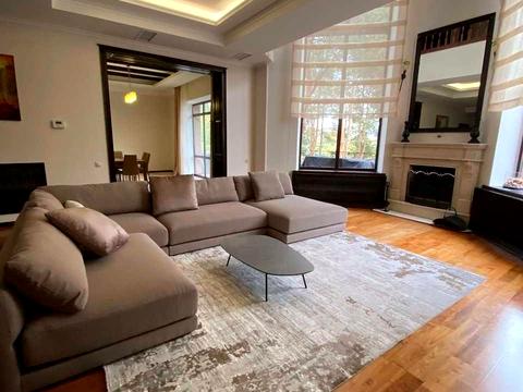 будинок за адресою с. Лісники, Квіткова