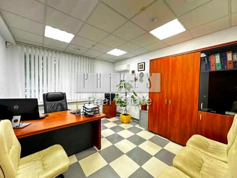 комерційна за адресою Болсуновська вул. (Сергія Струтинського), 8