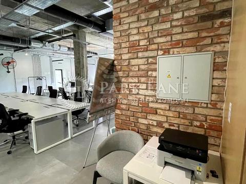 коммерческая по адресу Марка Безручка ул., 1