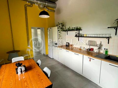 коммерческая по адресу Марка Безручка ул., 1