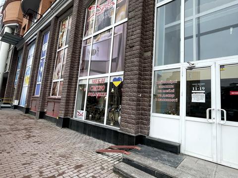 комерційна за адресою Володимира Івасюка просп. (Героїв Сталінграду), 10-А