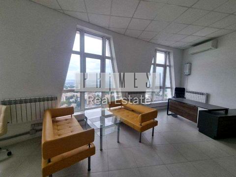 комерційна за адресою Кловський узвіз (Кловський), 7a