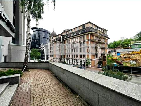 комерційна за адресою Болсуновська вул. (Сергія Струтинського), 2