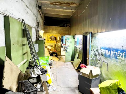 комерційна за адресою Миколи Василенка вул., 4