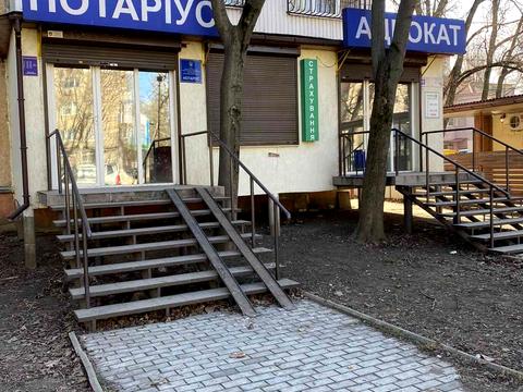 комерційна за адресою Івана та Юрія Лип вул. (Гайдара), 33