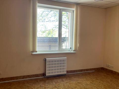 комерційна за адресою Водопровідна вул., 20