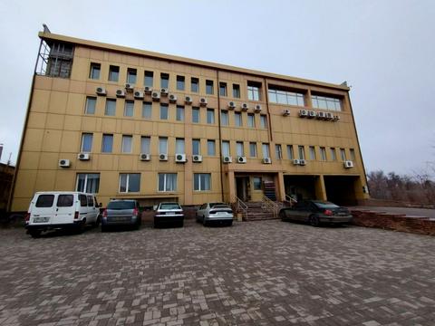 комерційна за адресою Конституційна вул., 15