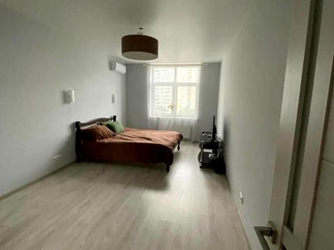 квартира за адресою Драгоманова вул., 40-Ж