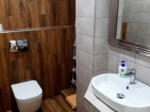 комерційна за адресою Євгена Коновальця вул. (Щорса), 36-Е