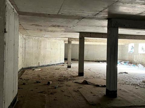 комерційна за адресою Майданівська вул., 4