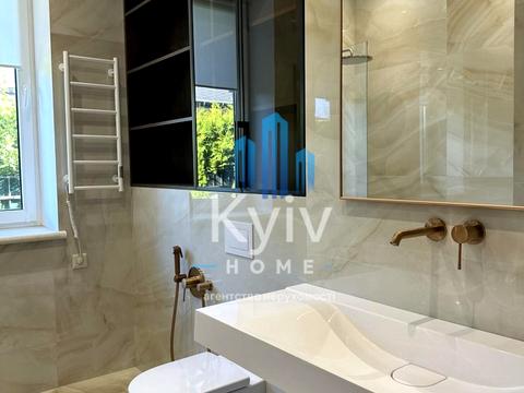 дом по адресу вул. Велика Набережна