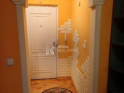 квартира за адресою Анни Ахматової вул., 6