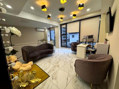 комерційна за адресою Андрія Верхогляда вул. (Михайла Драгомирова), 14-А