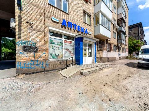 комерційна за адресою Почайнинська вул., 50/49