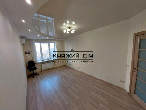 комерційна за адресою Борщагівська вул., 206