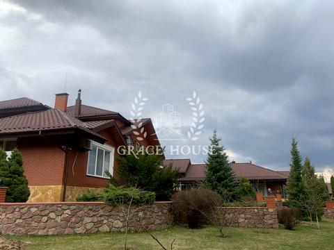 будинок за адресою Набережна вул.