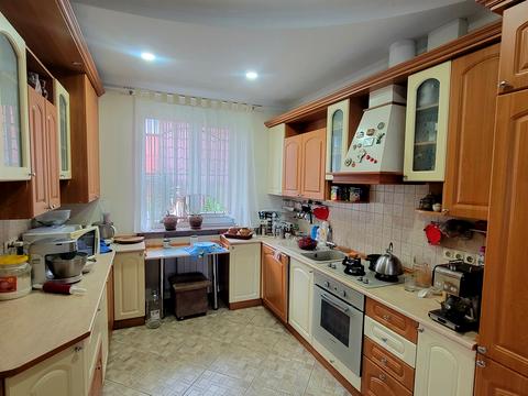 будинок за адресою Романа Шухевича вул.