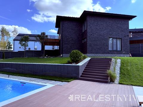 будинок за адресою Квітнева вул.