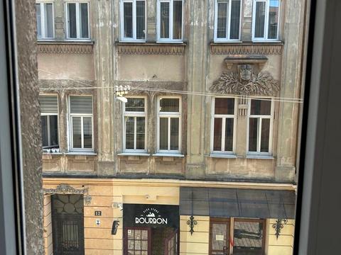 квартира по адресу Братьев Рогатинцев ул., 15