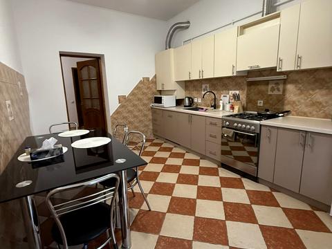 квартира за адресою Тараса Бобанича "Хаммера" вул., 4
